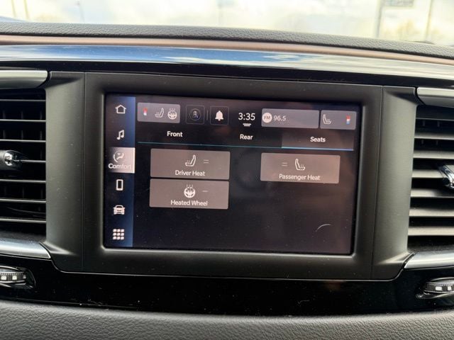 2023 Chrysler Voyager LX - Photo 23