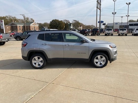 2022 Jeep Compass Latitude SUV