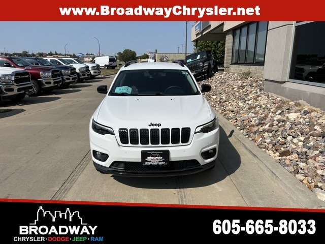 Used 2023 Jeep Cherokee Altitude Lux with VIN 1C4PJMMB2PD115281 for sale in Yankton, SD