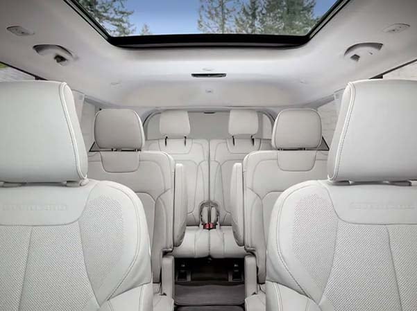 Jeep Grand Cherokee L Interior