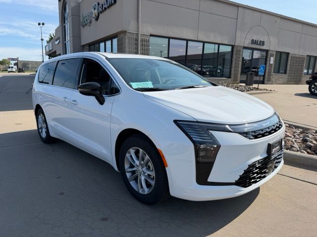 2027 Chrysler Pacifica Select's photo