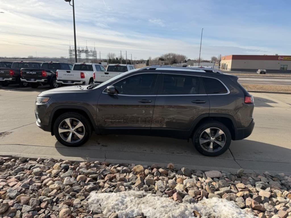 Used 2019 Jeep Cherokee Limited SUV