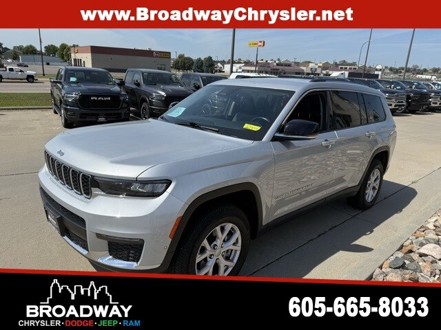 2022 Jeep Grand Cherokee Limited photo 3