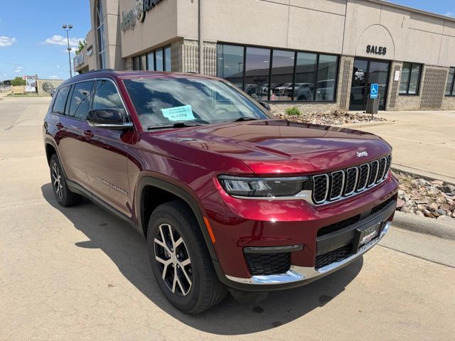 2025 Jeep Grand Cherokee L Limited 4x4's photo