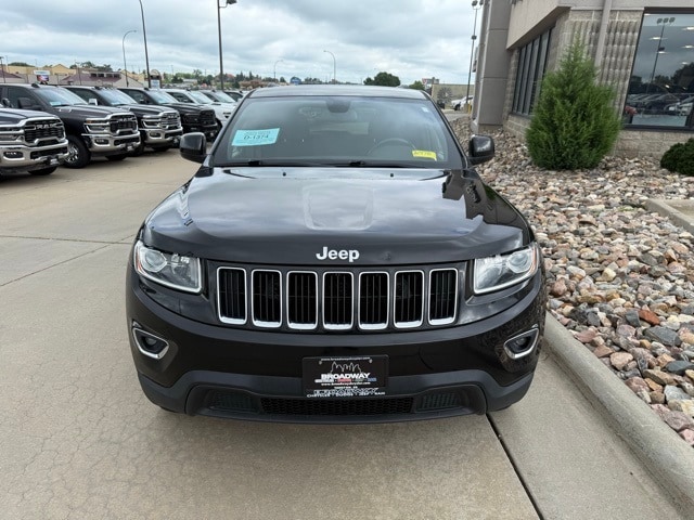 Used 2015 Jeep Grand Cherokee Laredo E with VIN 1C4RJFAG5FC925433 for sale in Yankton, SD