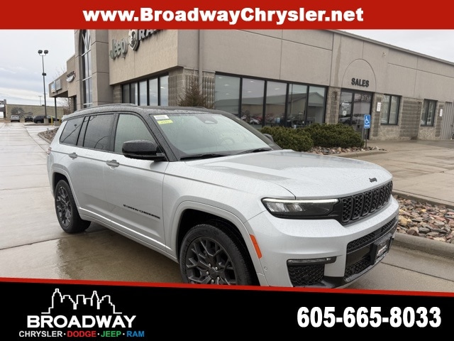 2025 Jeep Grand Cherokee L Summit's photo