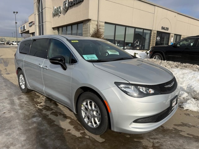 2026 Chrysler Voyager LX's photo