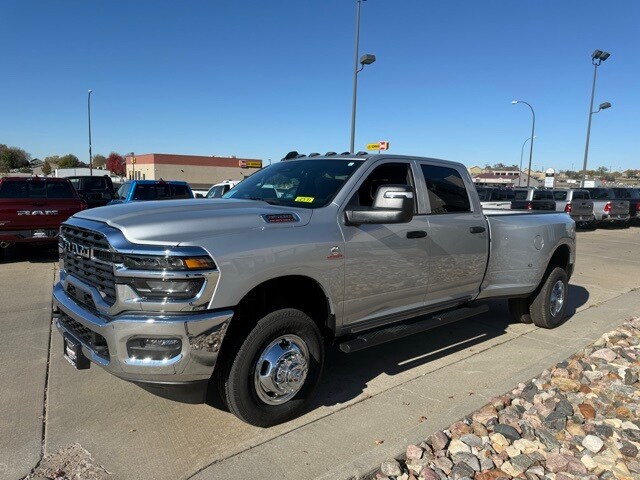 2026 Ram 3500 Tradesman photo 3