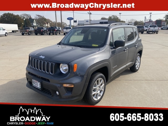 Used 2022 Jeep Renegade Latitude with VIN ZACNJDB17NPN48107 for sale in Yankton, SD