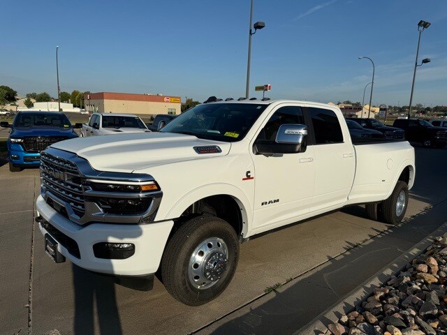 2026 Ram 3500 Longhorn photo 3