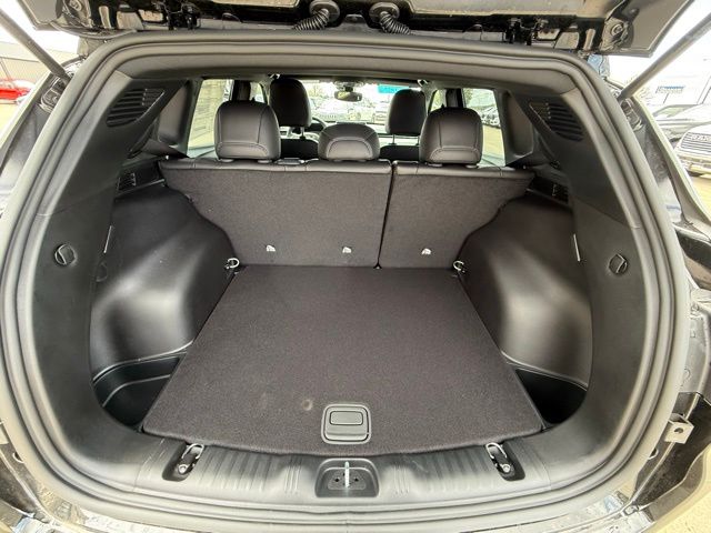 2025 Jeep Compass Limited - Photo 11