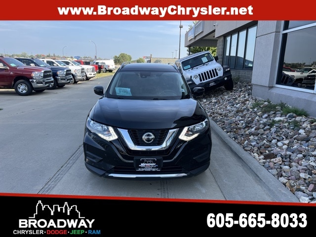 Used 2020 Nissan Rogue SV with VIN KNMAT2MV7LP540339 for sale in Yankton, SD