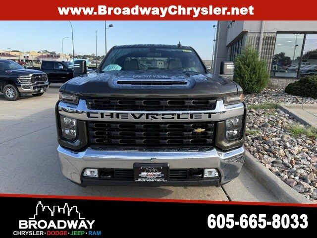 2022 Chevrolet Silverado 2500HD LT photo 2