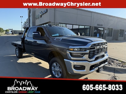 2025 Ram 3500 Chassis Cab 3500 TRADESMAN CREW CAB CHASSIS 4X4 60' CA Pickup