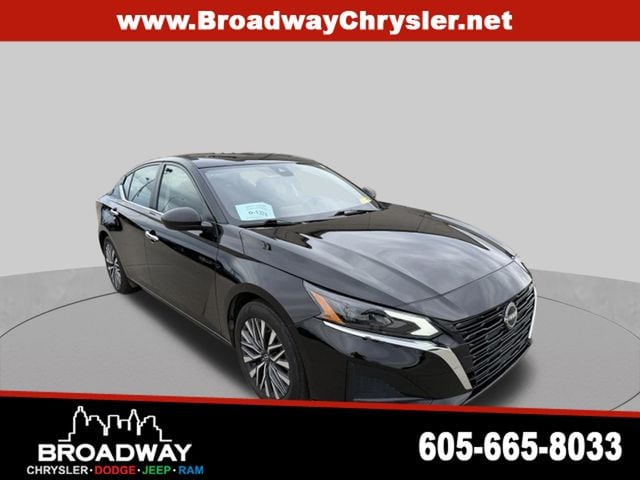 Used 2024 Nissan Altima SV with VIN 1N4BL4DV6RN387222 for sale in Yankton, SD