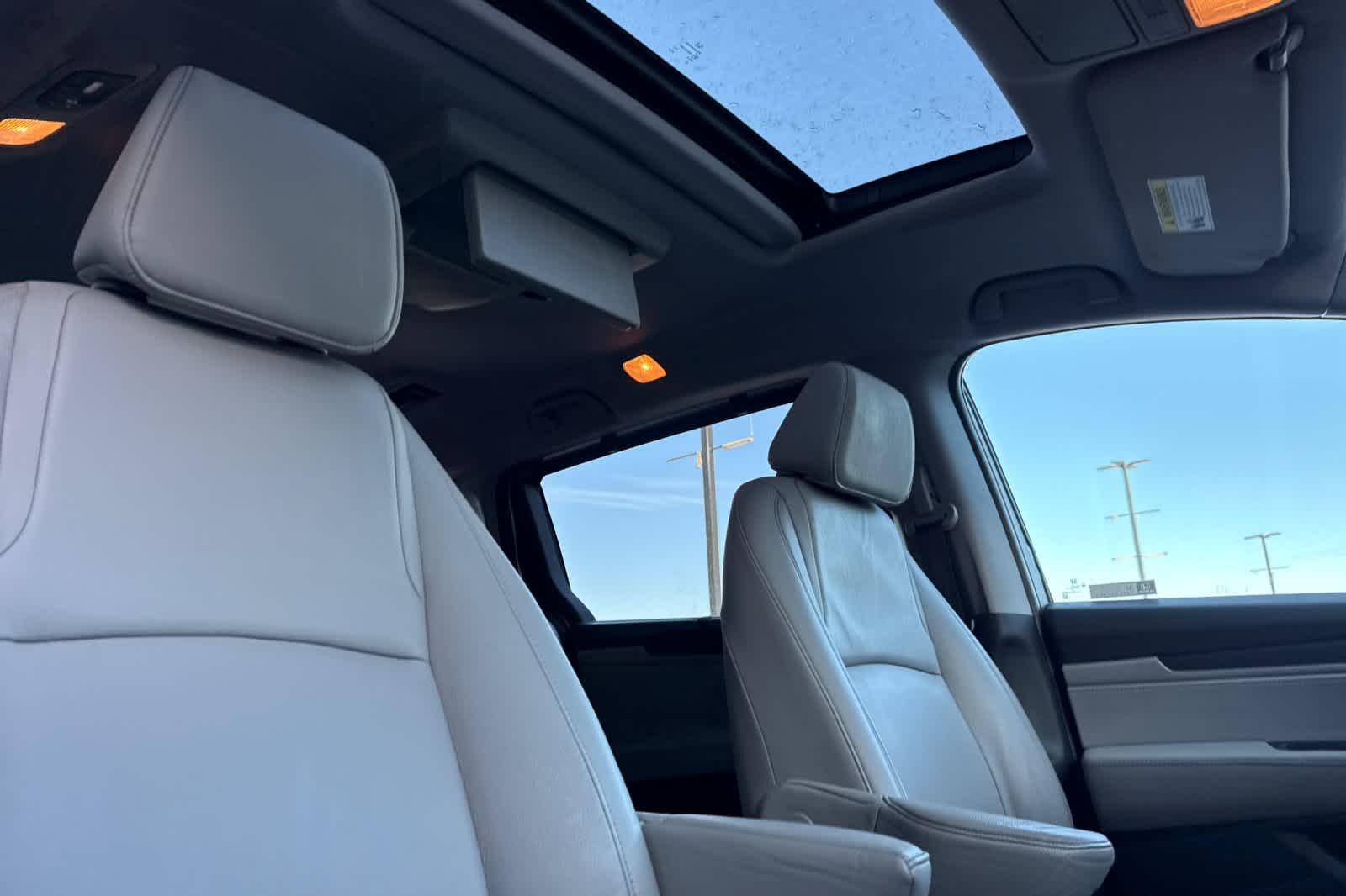 Thumbnail: 2019 Honda Odyssey - 18