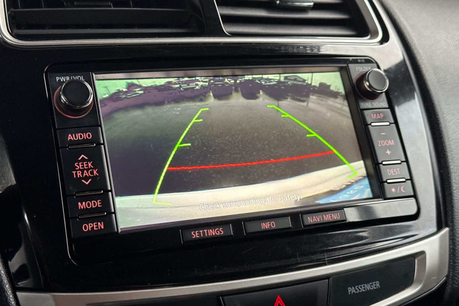 Thumbnail: 2015 Mitsubishi Outlander Sport - 17