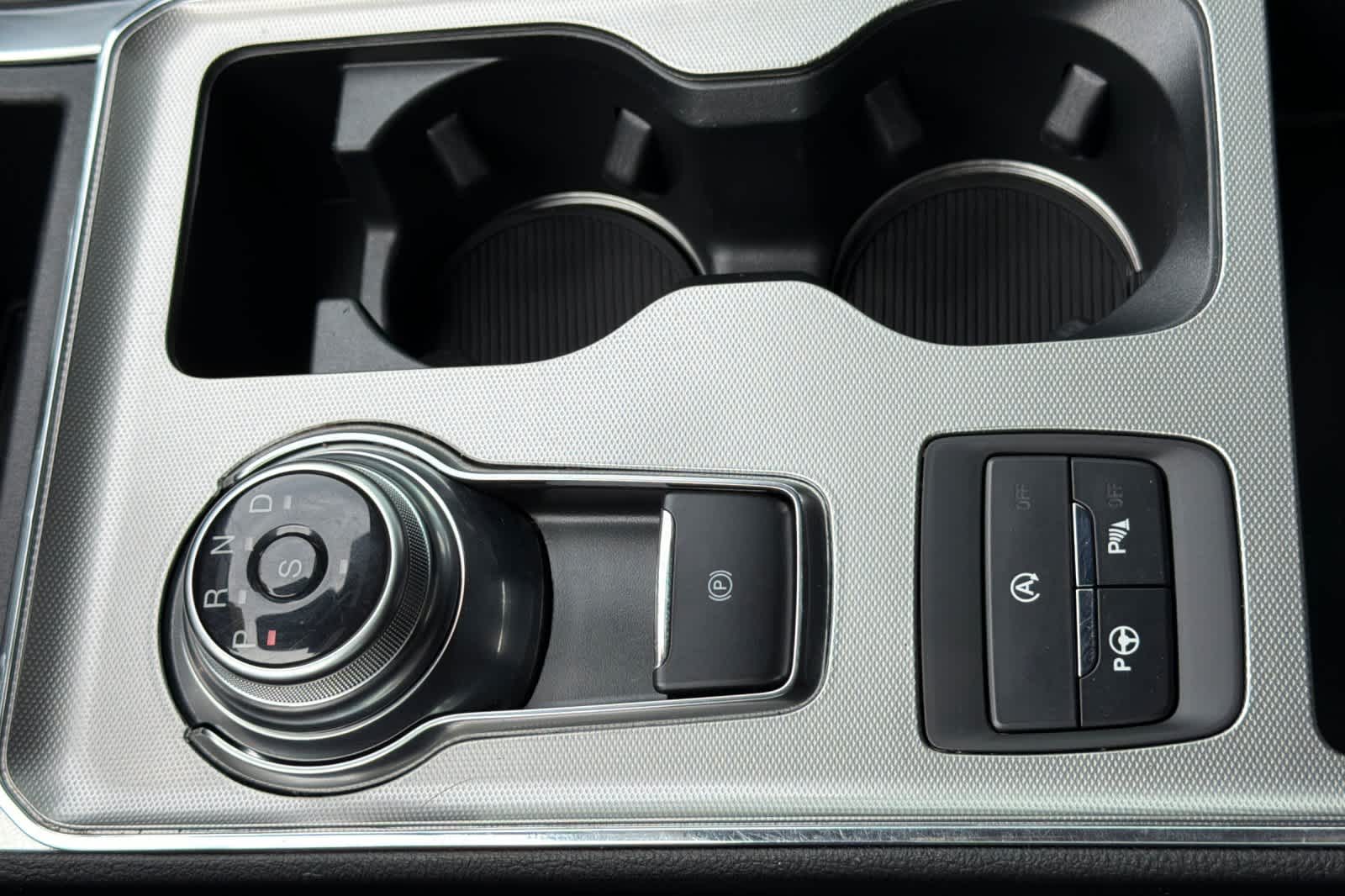 Thumbnail: 2022 Ford Edge - 22