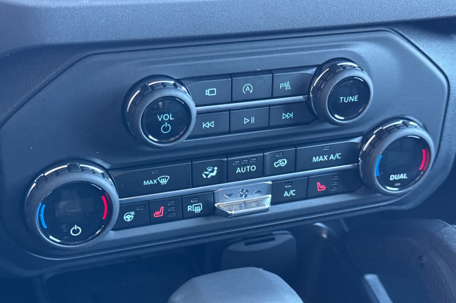 Thumbnail: 2025 Ford Bronco - 21