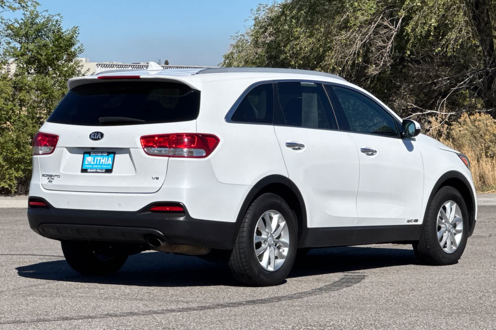 2016 Kia Sorento LX photo 2