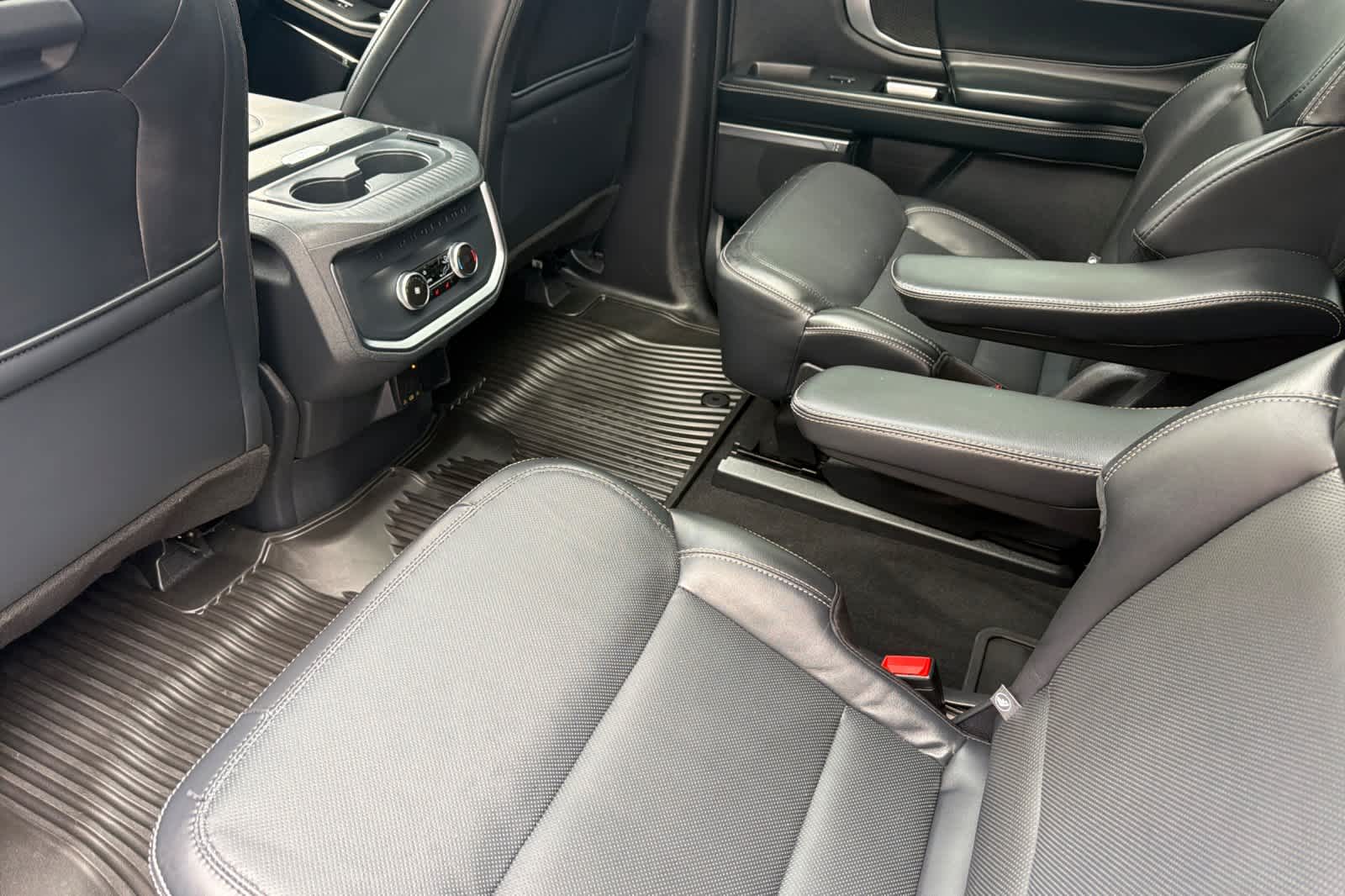 Thumbnail: 2025 Ford Expedition MAX - 4