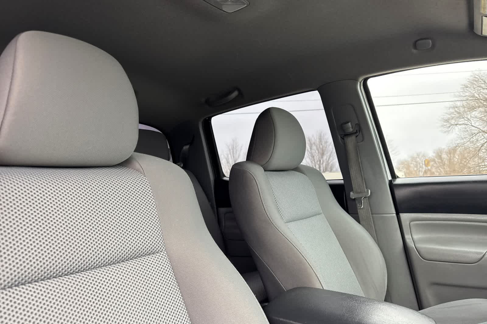 Thumbnail: 2015 Toyota Tacoma - 16