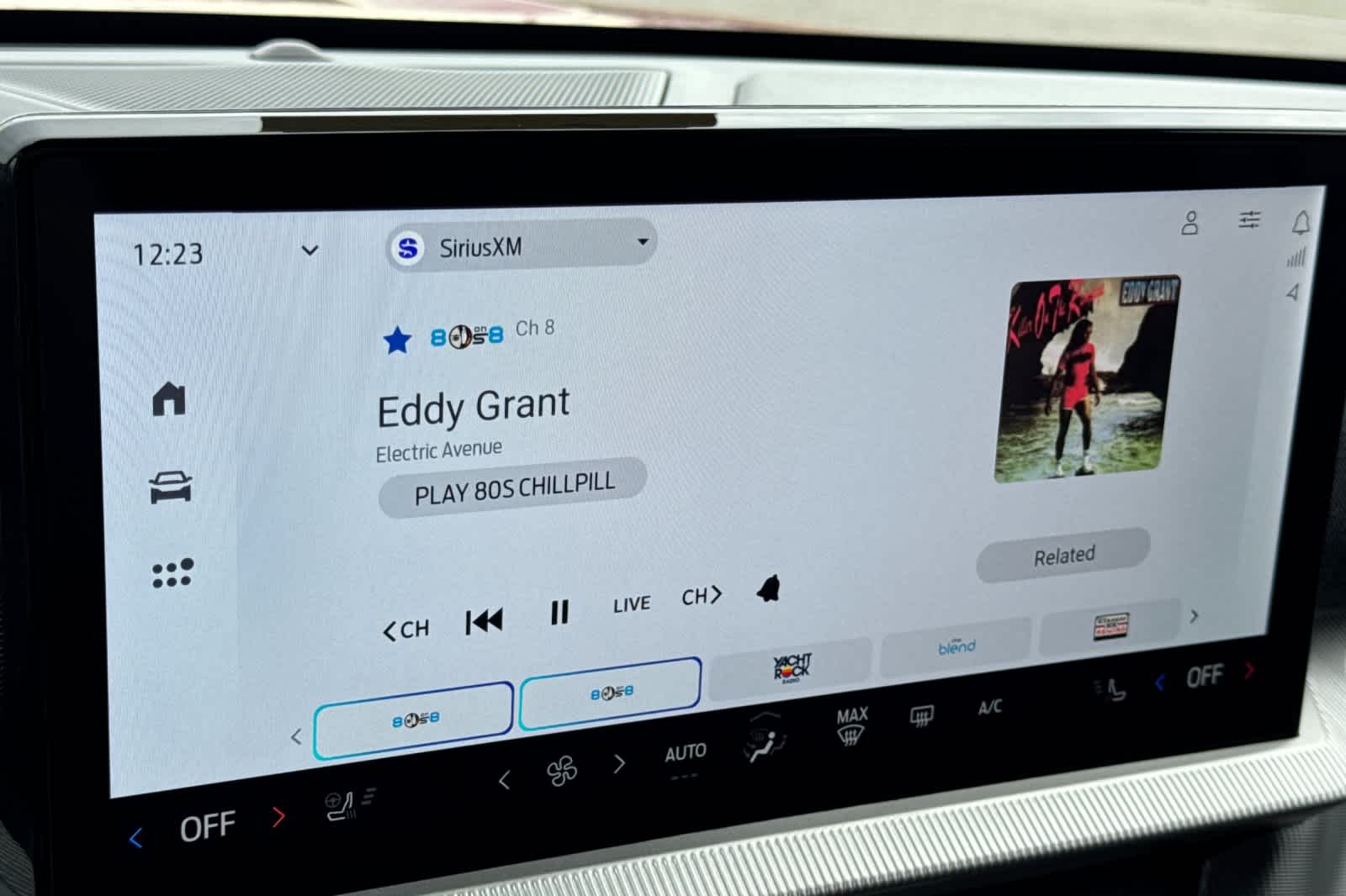 Thumbnail: 2025 Ford Explorer - 19