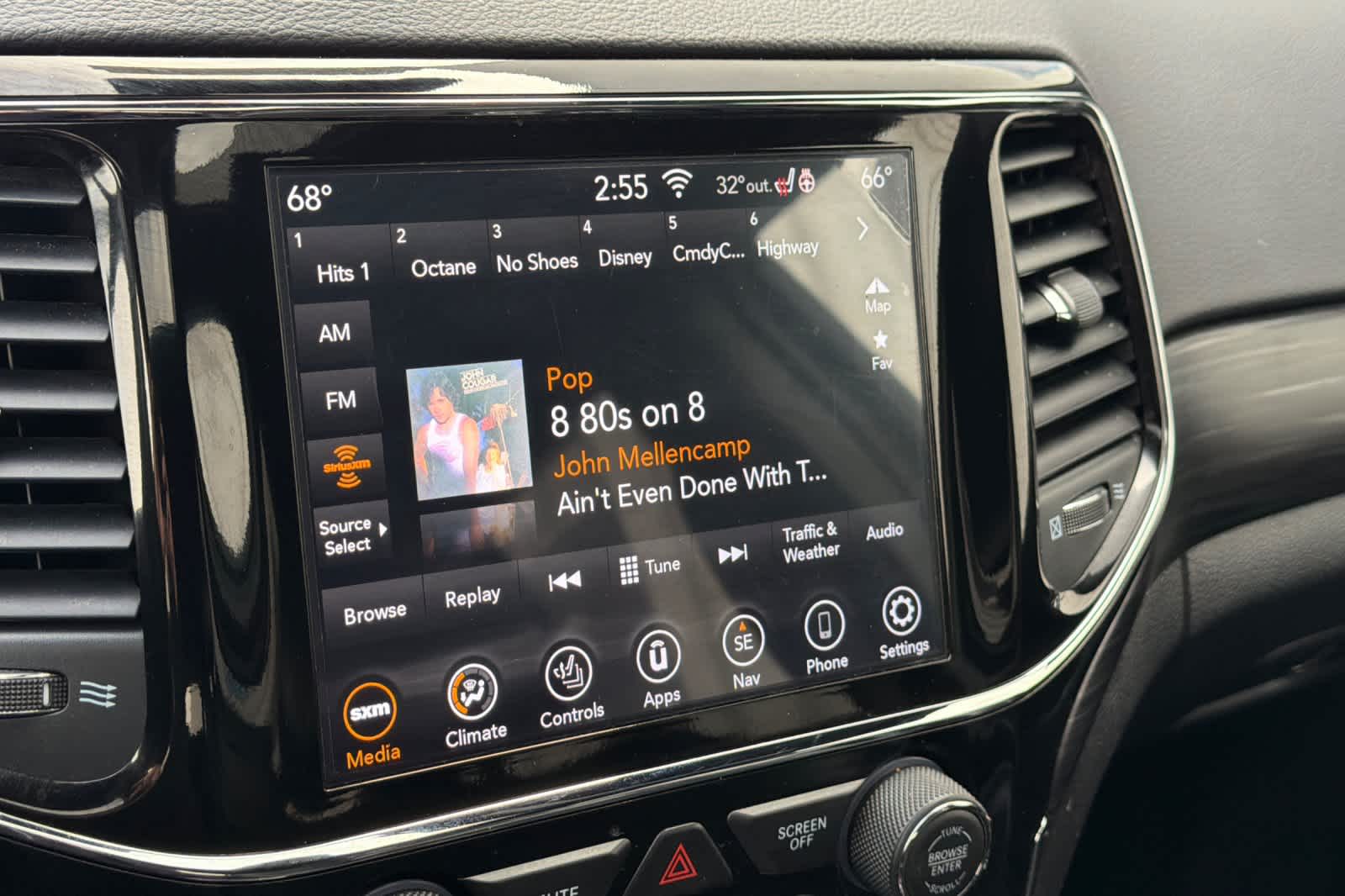 Thumbnail: 2020 Jeep Grand Cherokee - 18