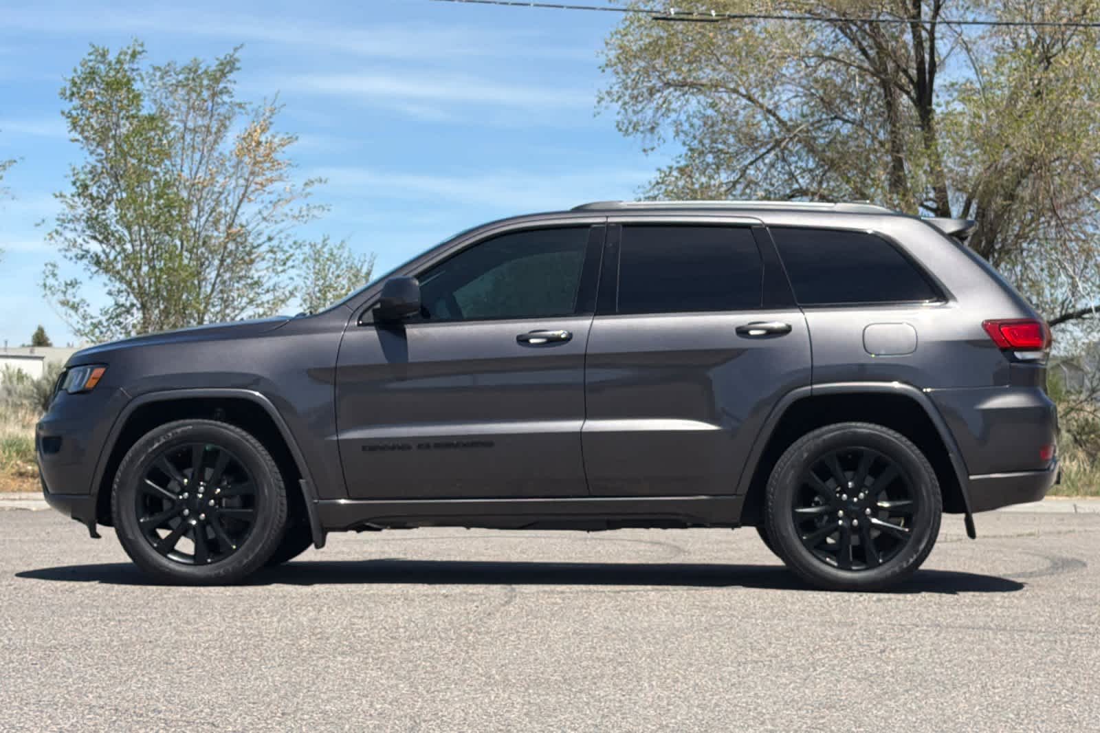 Thumbnail: 2018 Jeep Grand Cherokee - 5