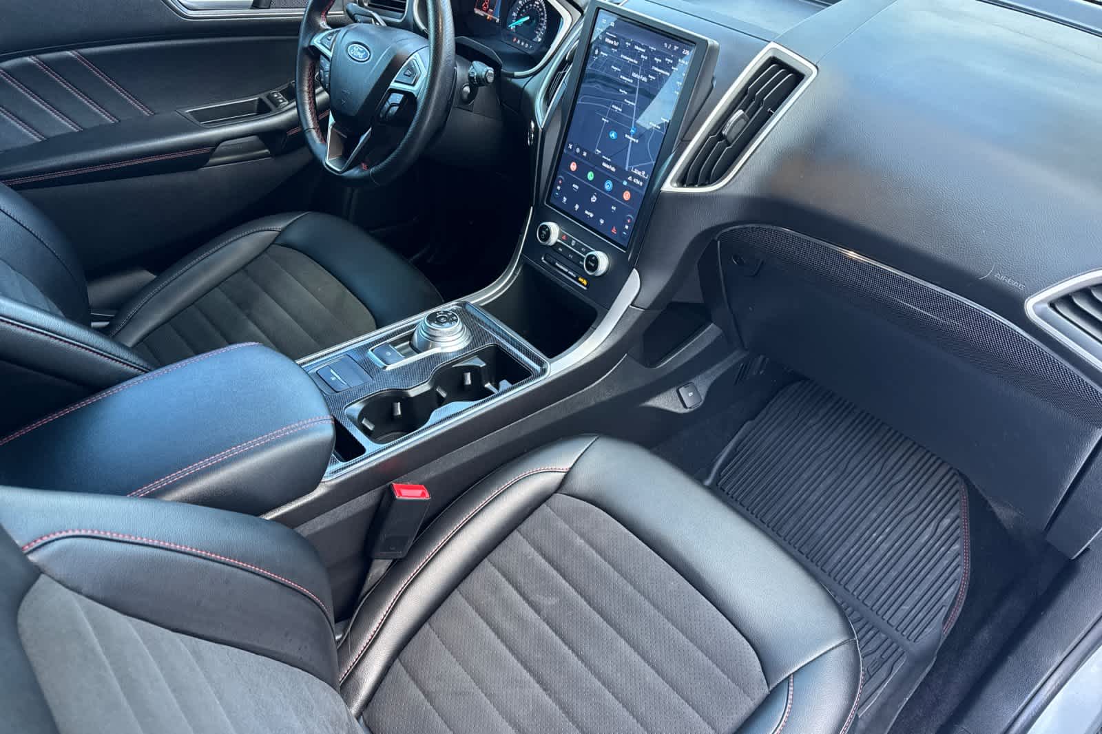 Thumbnail: 2021 Ford Edge - 16