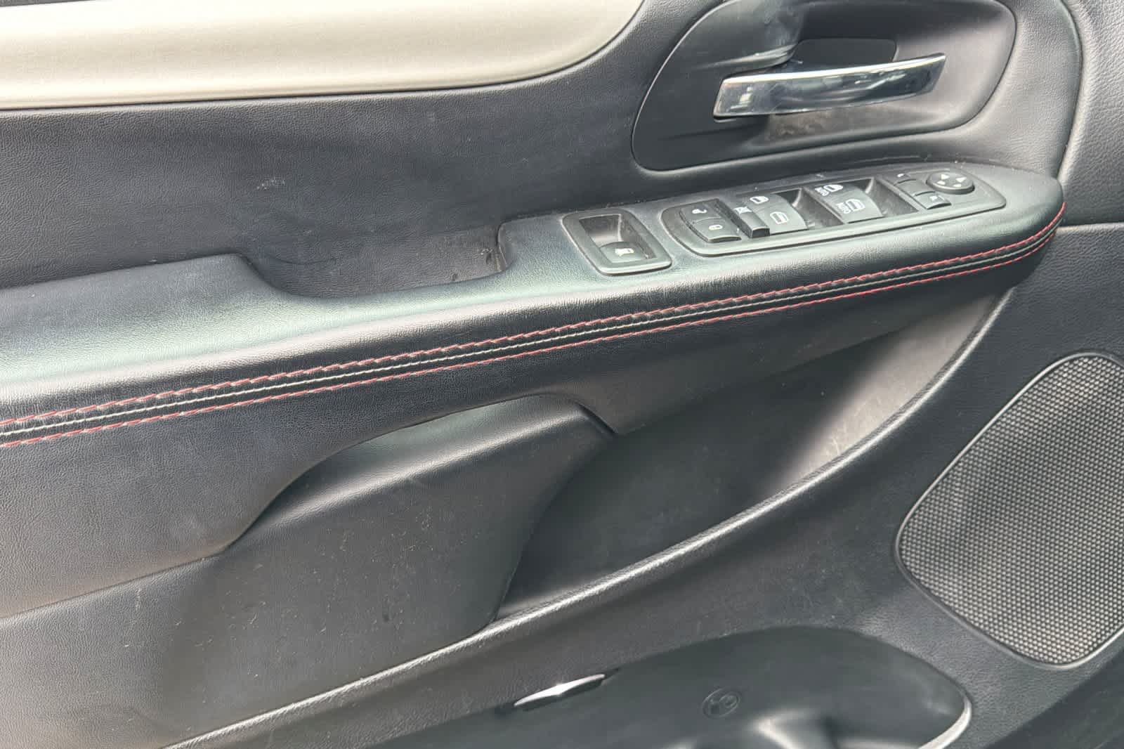 Thumbnail: 2015 Dodge Grand Caravan - 12