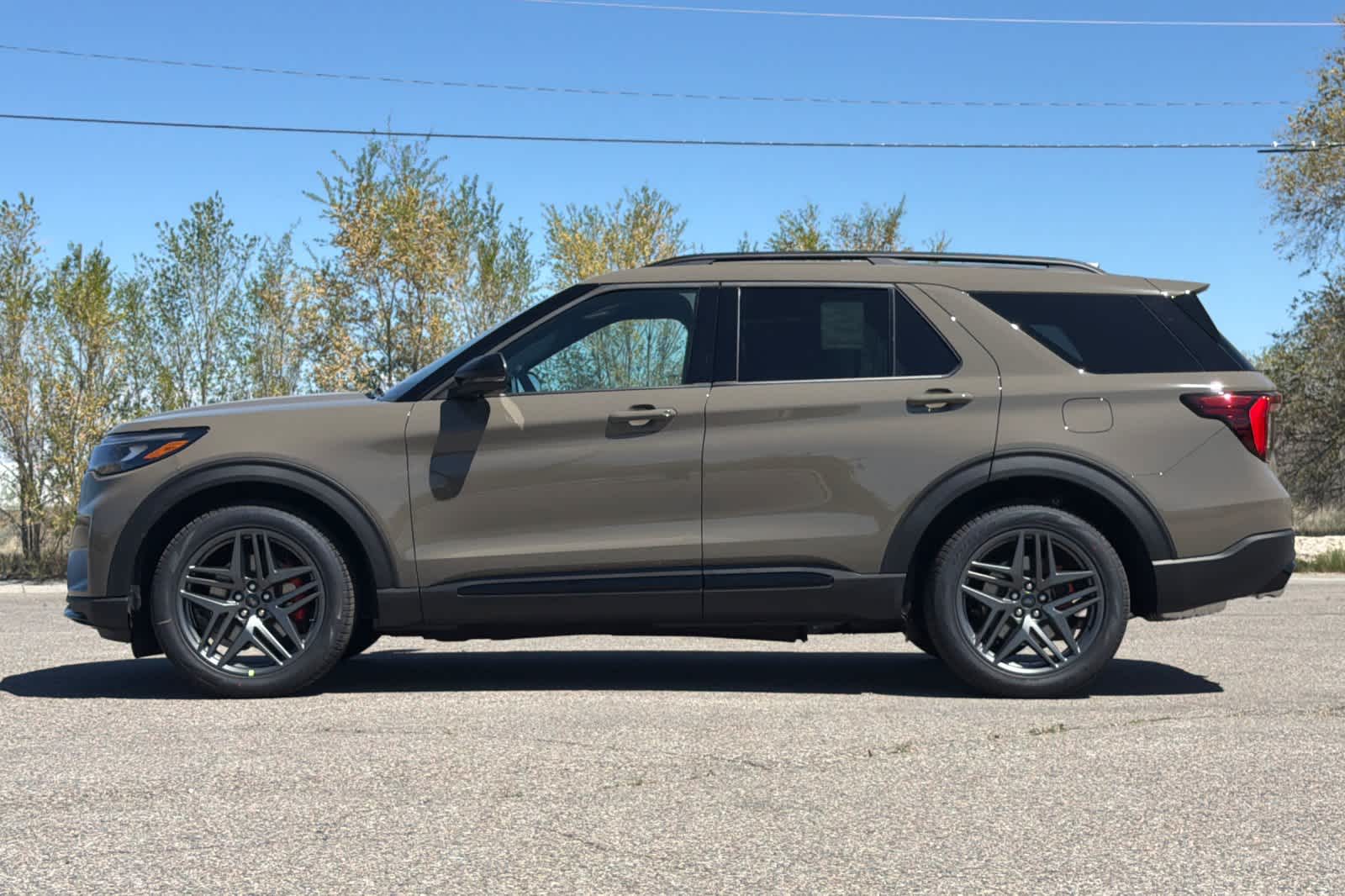Thumbnail: 2026 Ford Explorer - 5