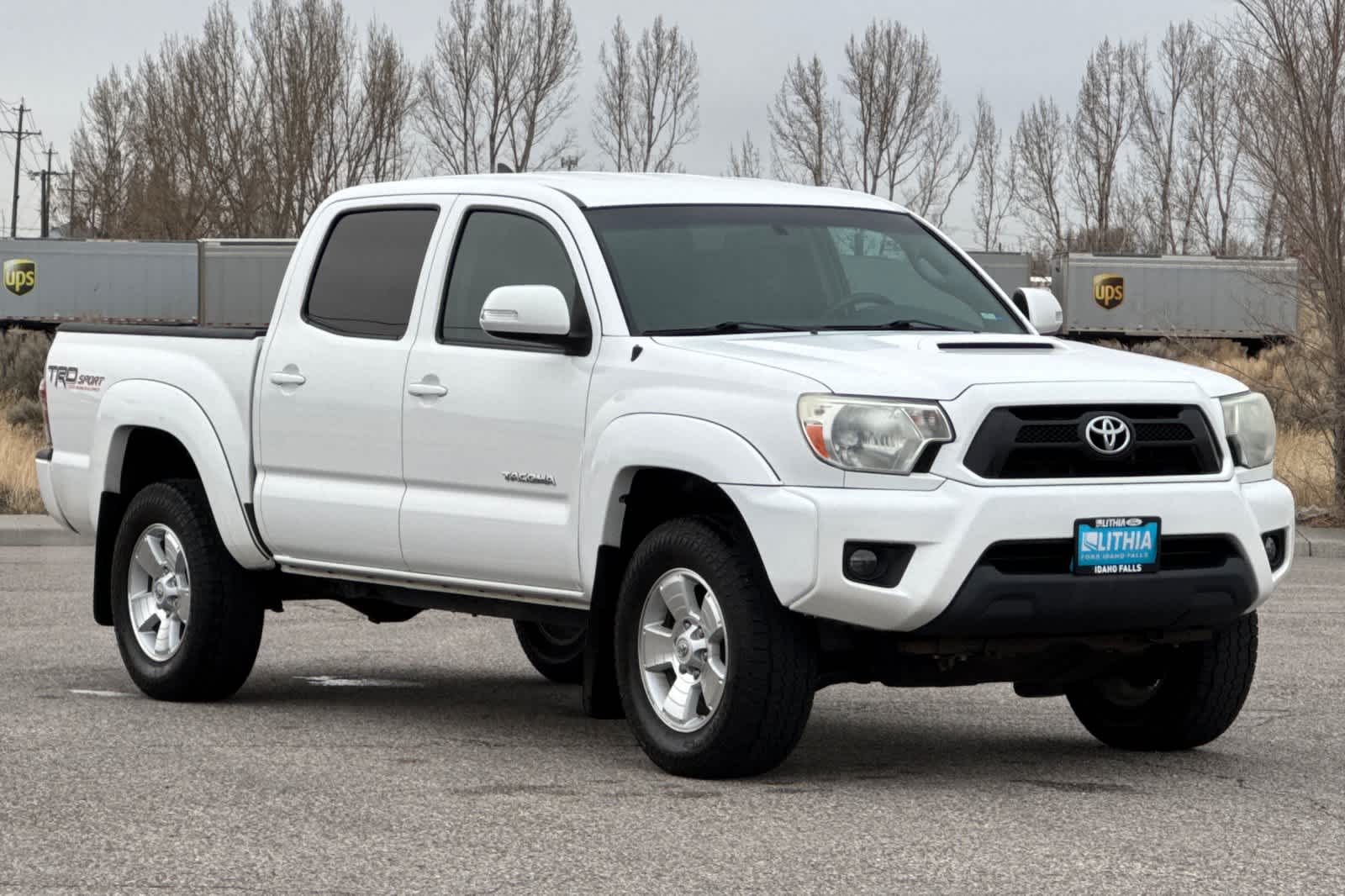 Thumbnail: 2015 Toyota Tacoma - 9
