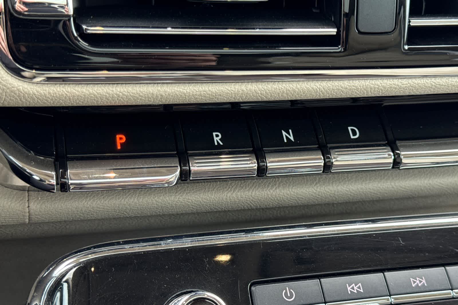 Thumbnail: 2020 Lincoln Navigator - 23