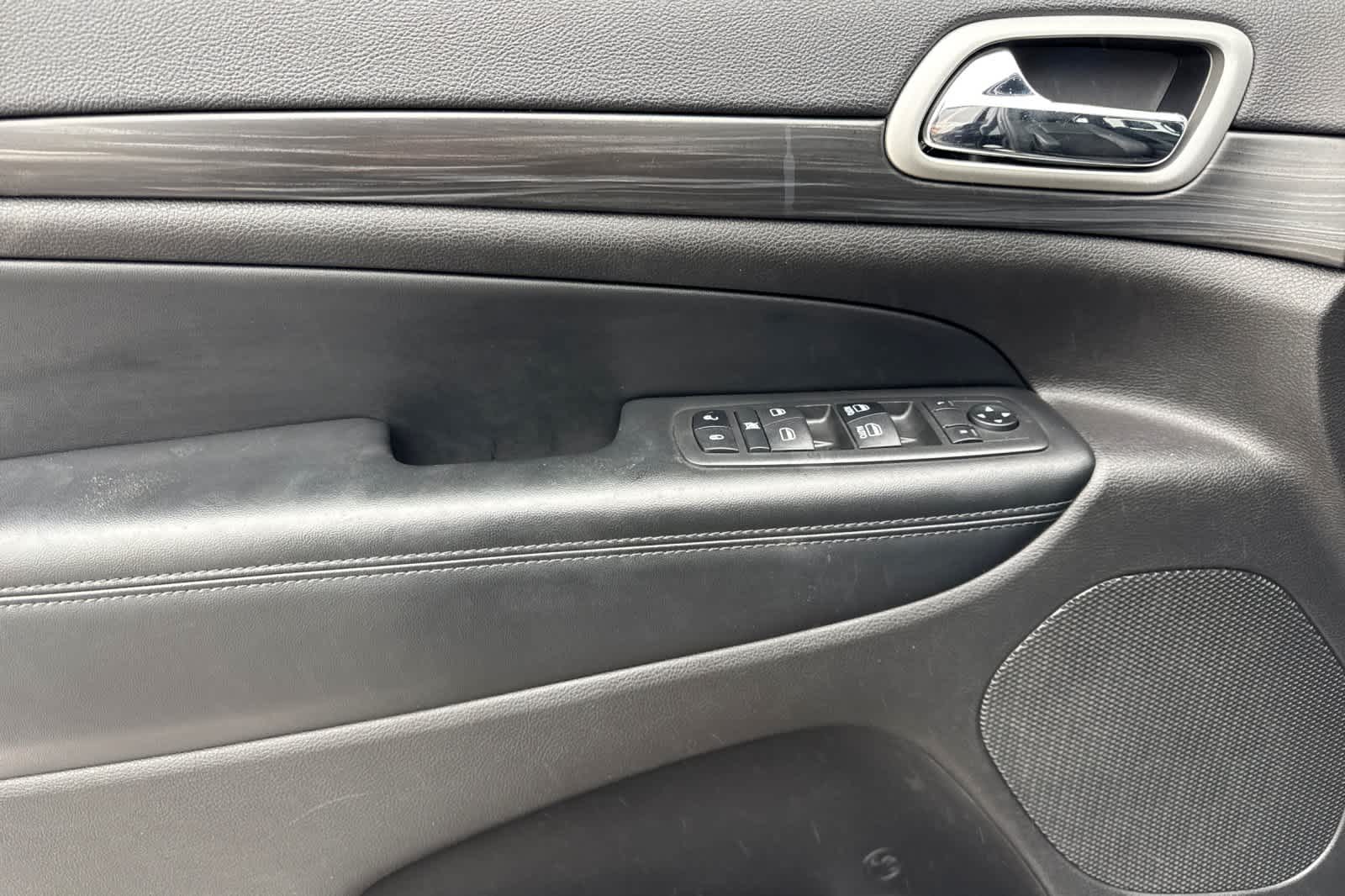 Thumbnail: 2019 Jeep Grand Cherokee - 12