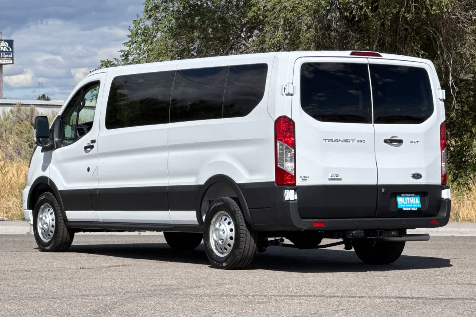 Thumbnail: 2025 Ford Econoline - 6