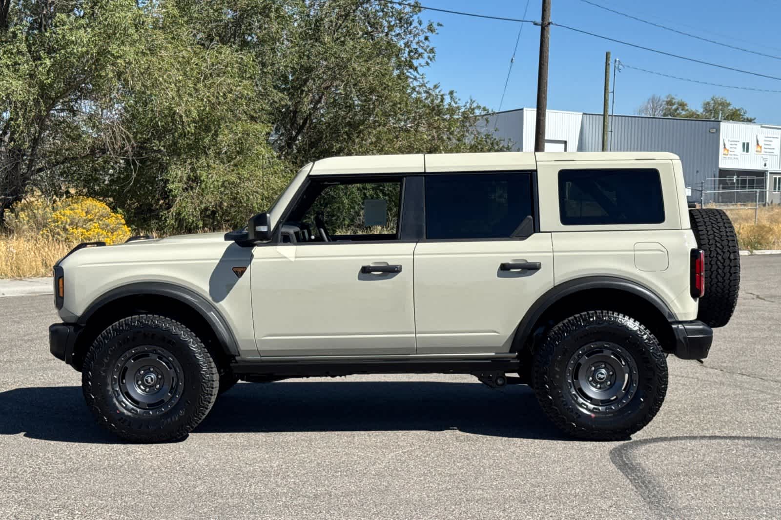 Thumbnail: 2025 Ford Bronco - 5