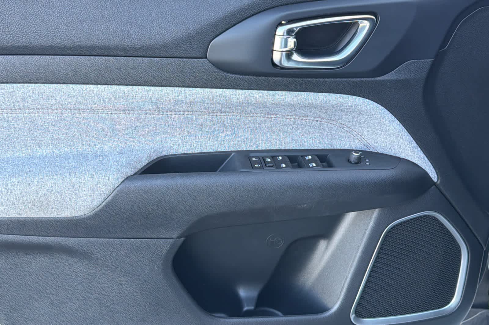 Thumbnail: 2023 Jeep Compass - 12