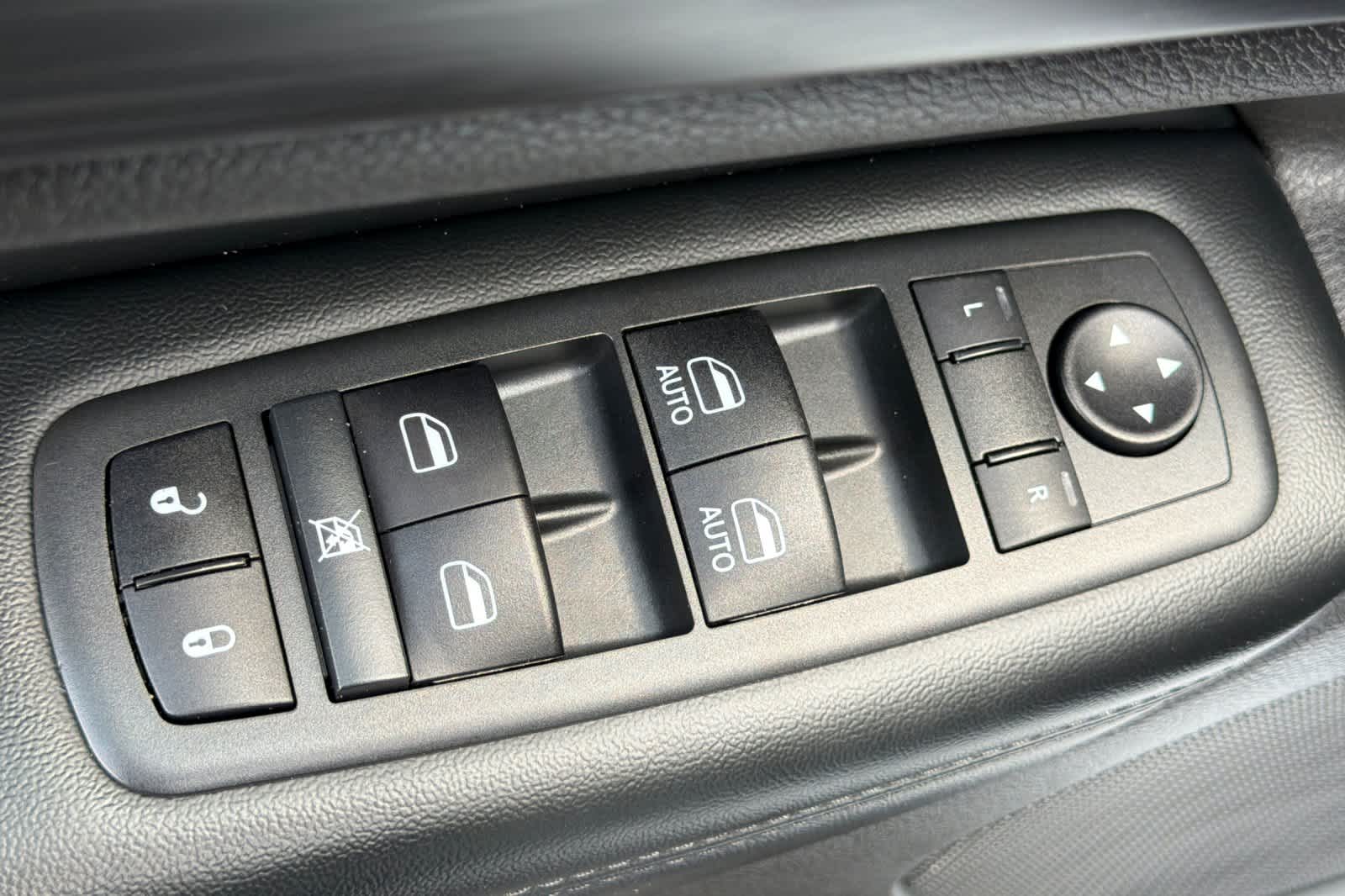 Thumbnail: 2020 Jeep Grand Cherokee - 13