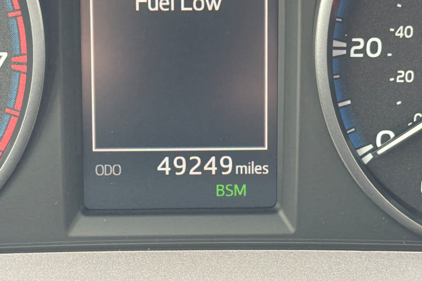 Thumbnail: 2018 Toyota RAV4 - 25