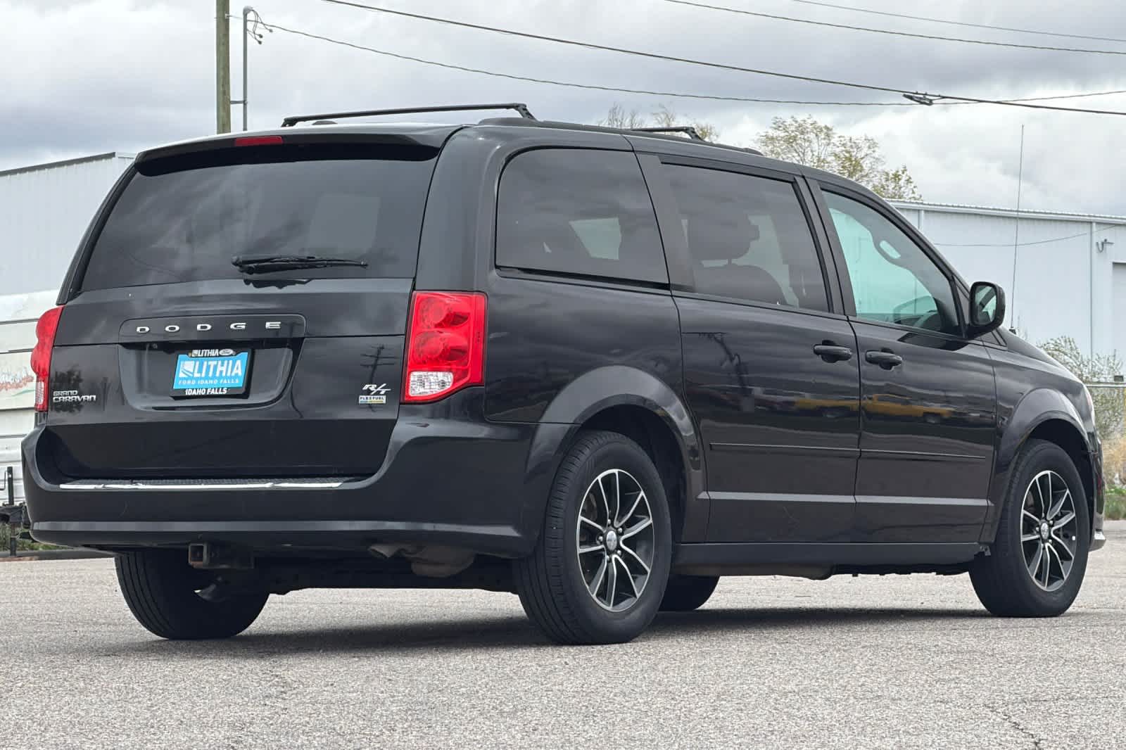 Thumbnail: 2015 Dodge Grand Caravan - 2