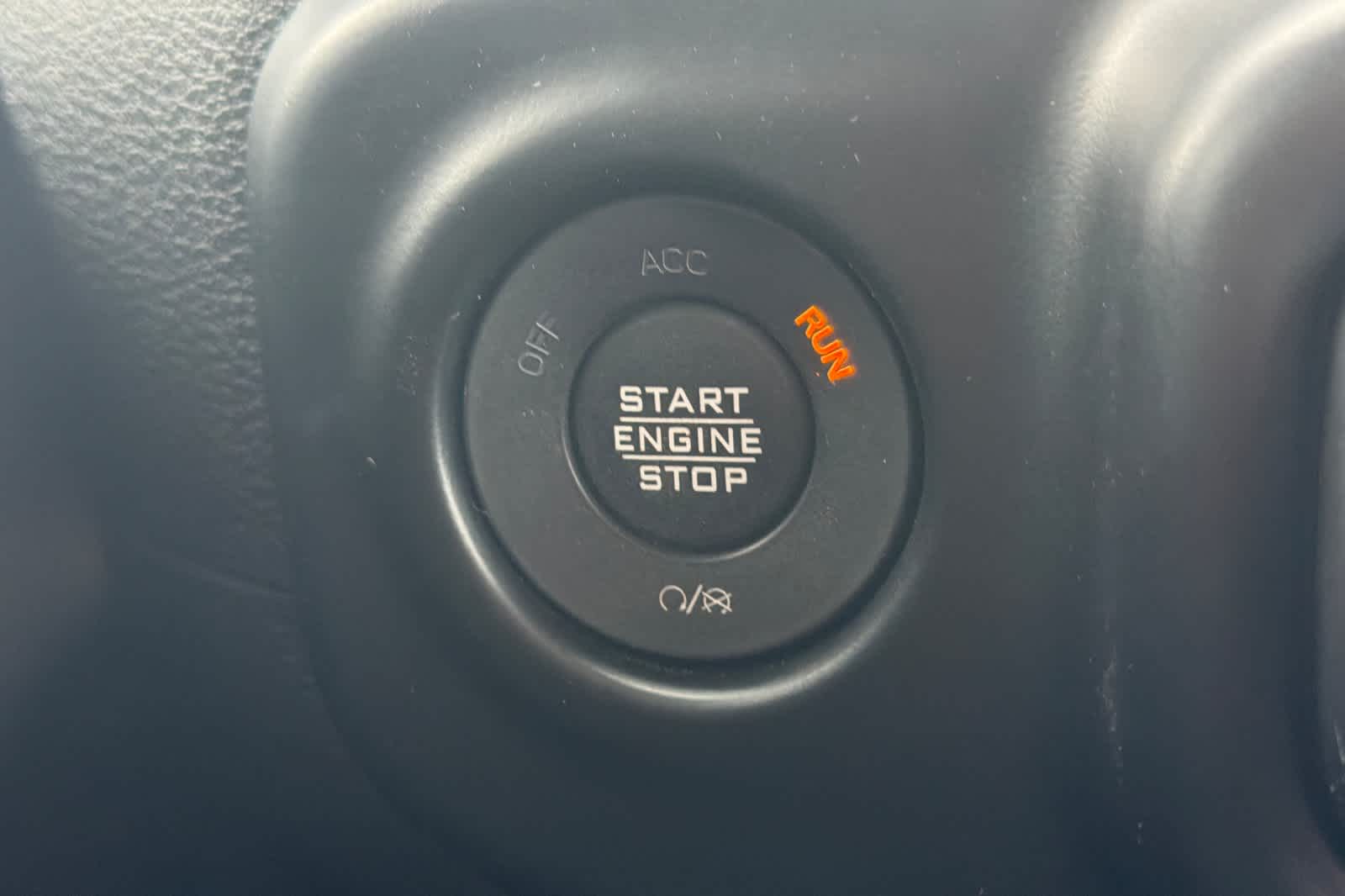 Thumbnail: 2022 Jeep Gladiator - 22