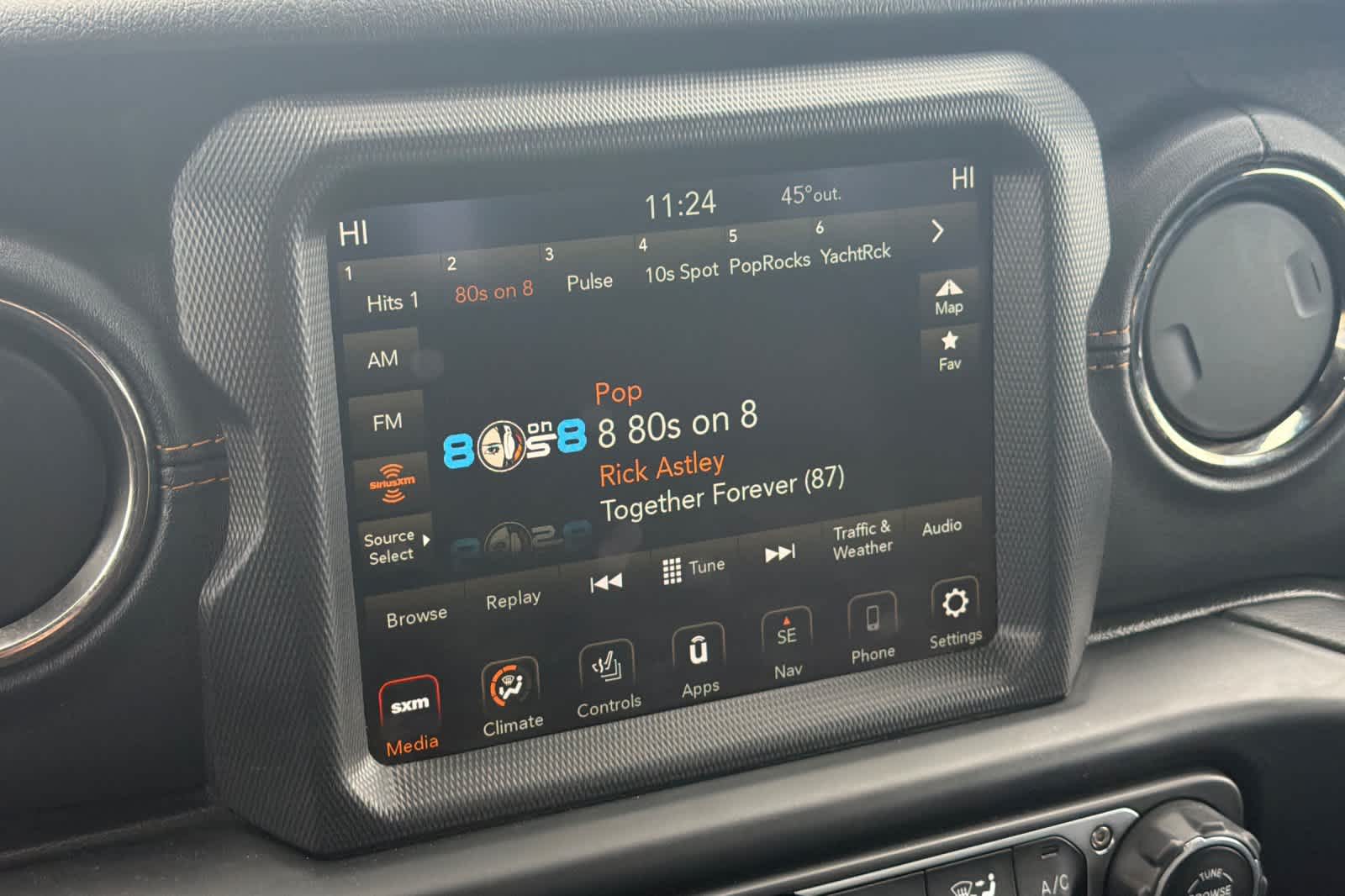 Thumbnail: 2022 Jeep Gladiator - 17