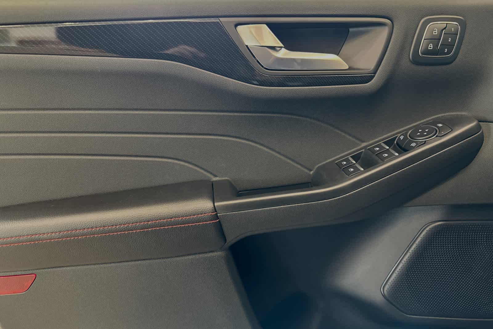 2024 Ford Escape ST-Line Select 12