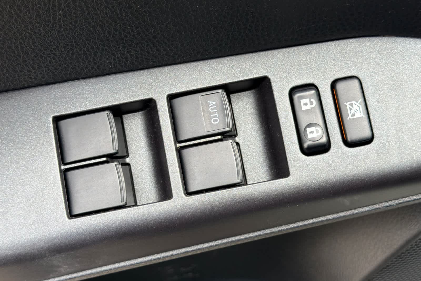 Thumbnail: 2018 Toyota RAV4 - 13