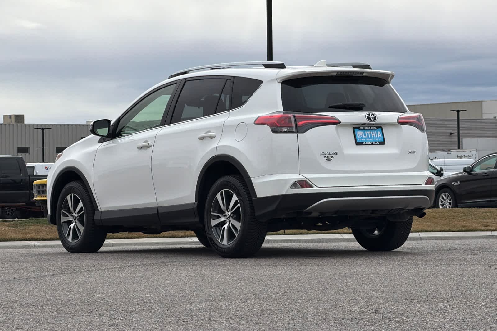 Thumbnail: 2018 Toyota RAV4 - 6