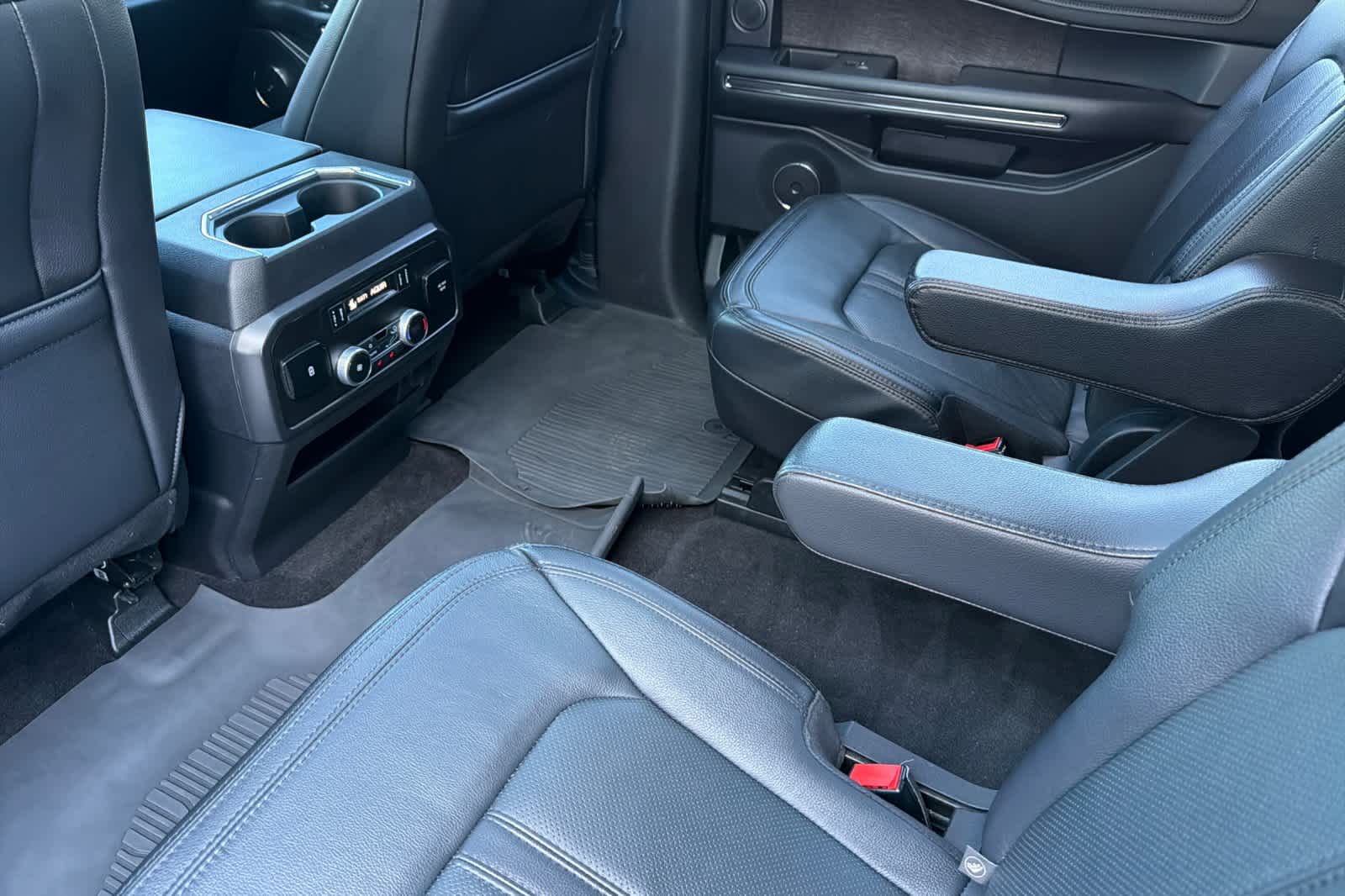 Thumbnail: 2020 Ford Expedition MAX - 4