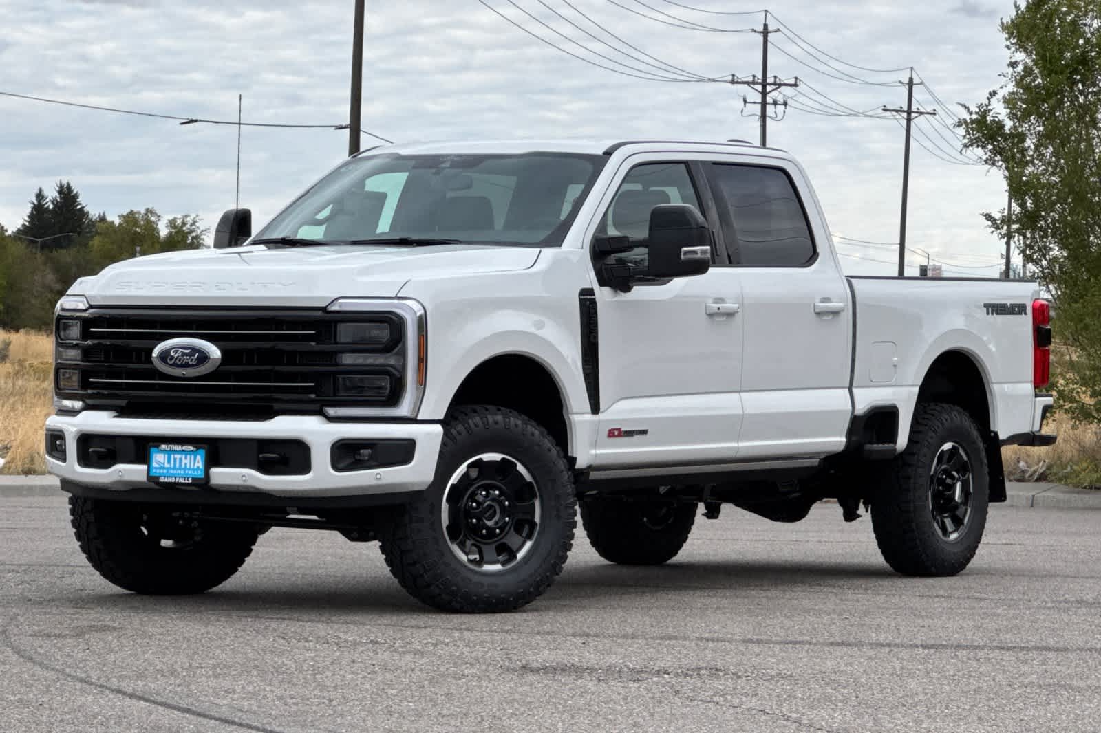 2026 Ford F-350 Super Duty Platinum's photo