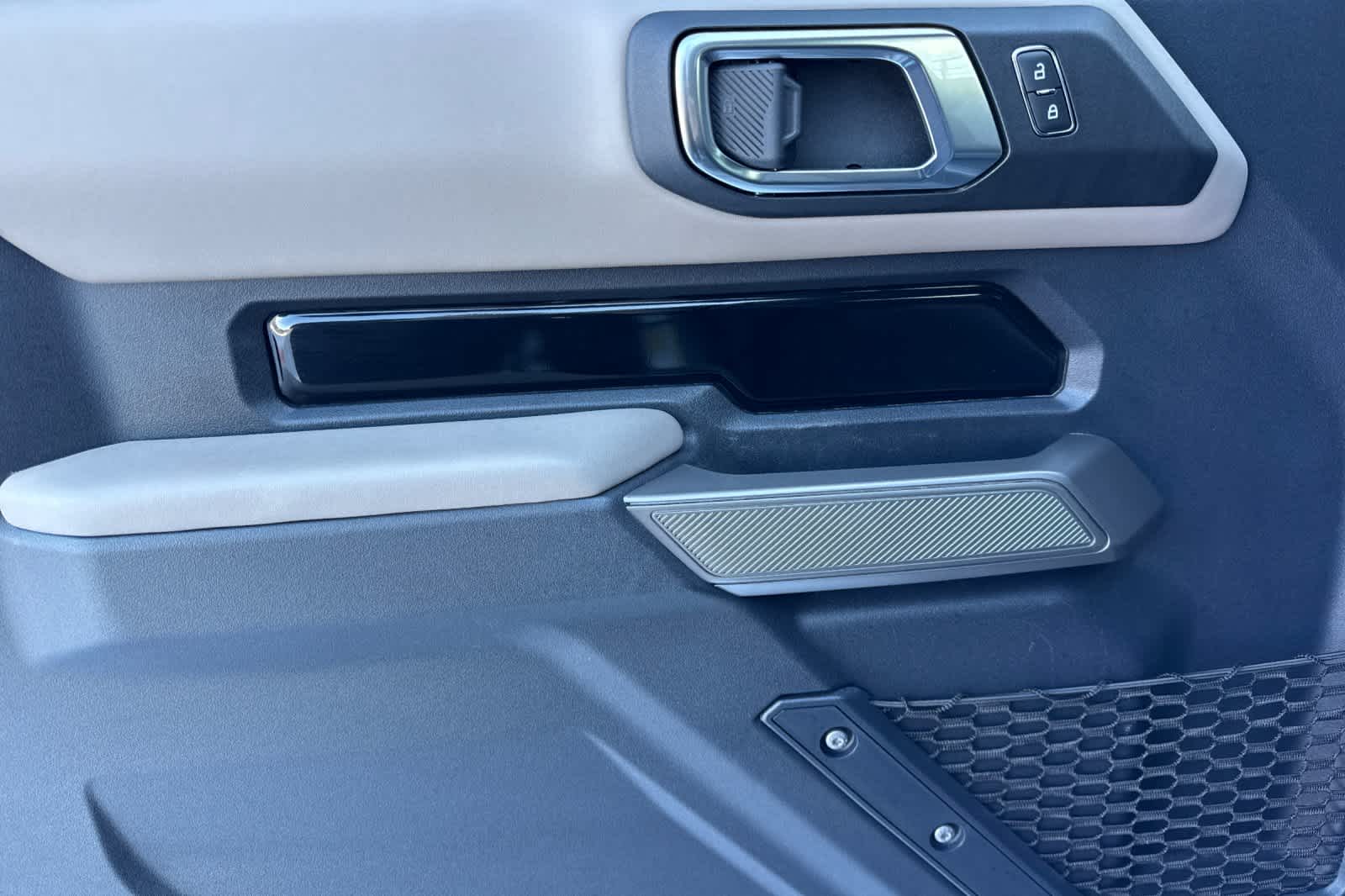 Thumbnail: 2022 Ford Bronco - 12