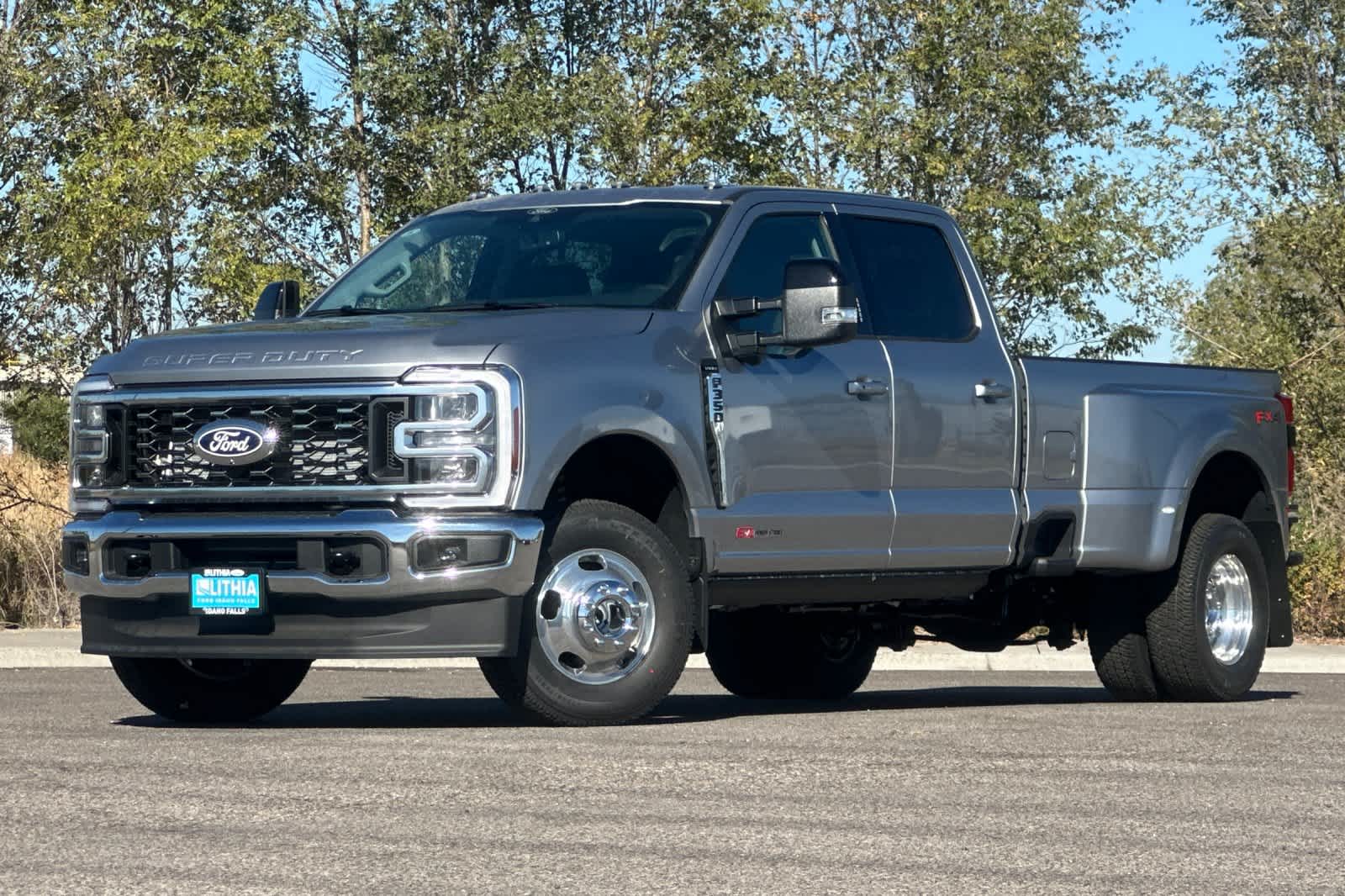 2027 Ford F-350 F-350&reg; Lariat&reg; Truck Crew Cab